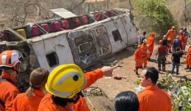 Yolcu otobüsü devrildi! 16 kişi öldü, 44 kişi yaralandı