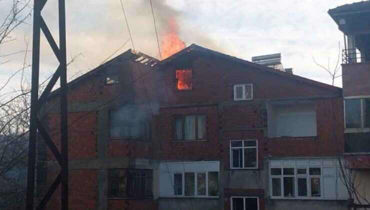 Zonguldak’ta 6 katlı binanın çatısı alev alev yandı