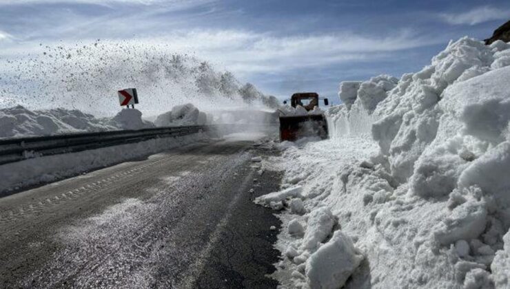 4 aydır kapalıydı! 2 kenti birbirine bağlayan karla kaplı yol açılıyor