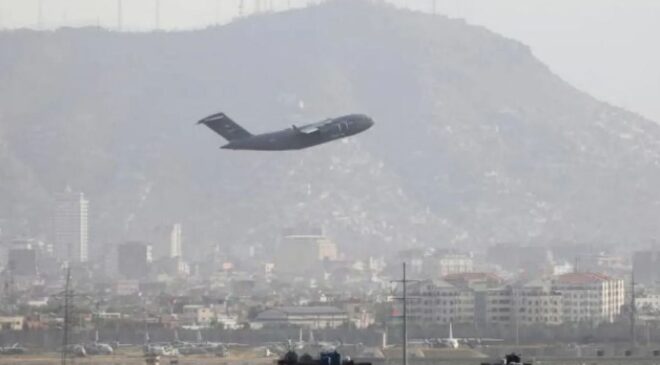 AB, 1000’den fazla vatandaşını Orta Doğu’dan tahliye etti