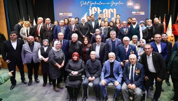 AK Parti İstanbul İl Başkanlığı’nda Şehit aileleri ve gaziler iftarı