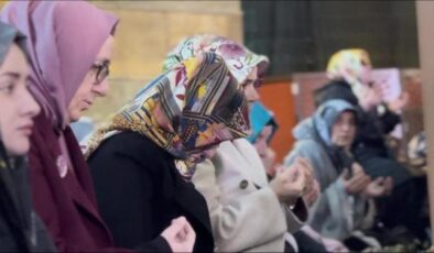 AK Parti Kadın Kolları’nın 300 bini aşkın hatminin duası Ayasofya’da yapıldı