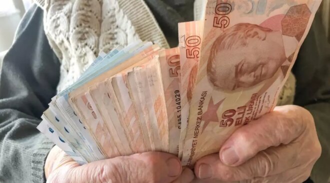 AK Parti’den bayram ikramiyesine zam bekleyen emeklileri üzen açıklama