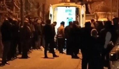 Annesini aldattığını iddia ettiği babasını öldürdü