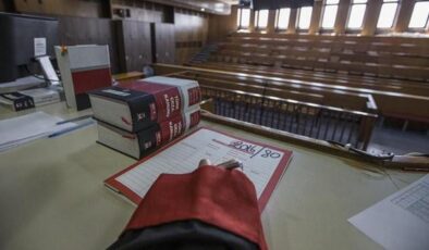 Atatürk’e hakaret ettiği ileri süren öğretmen gözaltında