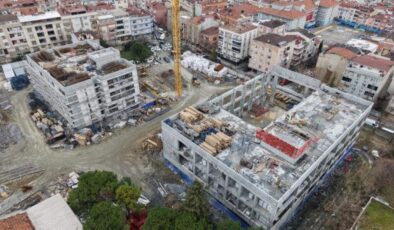 Bağcılar’da eğitime büyük destek! Aynı anda 7 okul birden!