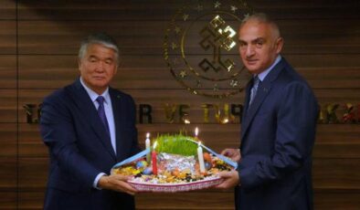 Bakan Ersoy, TÜRKSOY heyeti ile nevruzda bir araya geldi