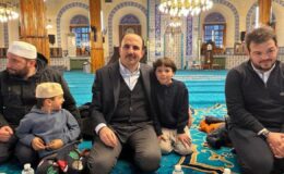 Başkan Altay Kapı Camii’ndeki “Ümmet İftarı”nın bereketine ortak oldu