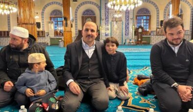 Başkan Altay Kapı Camii’ndeki “Ümmet İftarı”nın bereketine ortak oldu