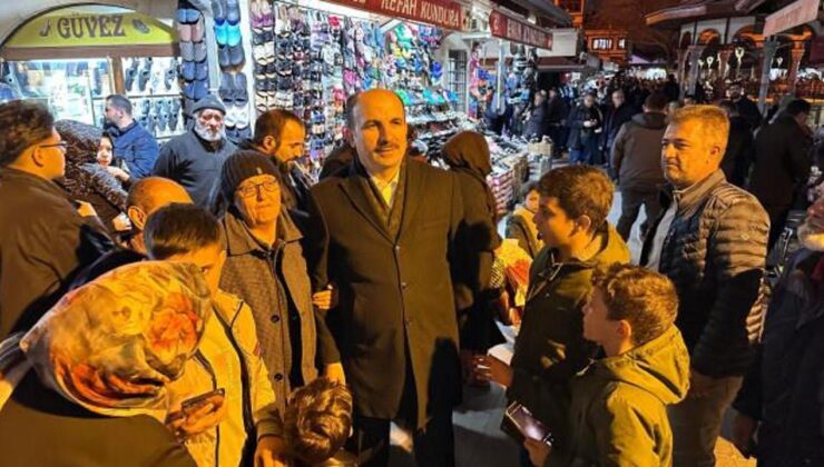 Başkan Altay Ramazanın son teravih namazı sonrası esnafla ve vatandaşla buluştu