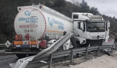 Bilecik’te mazot yüklü tanker karşı şeride geçti