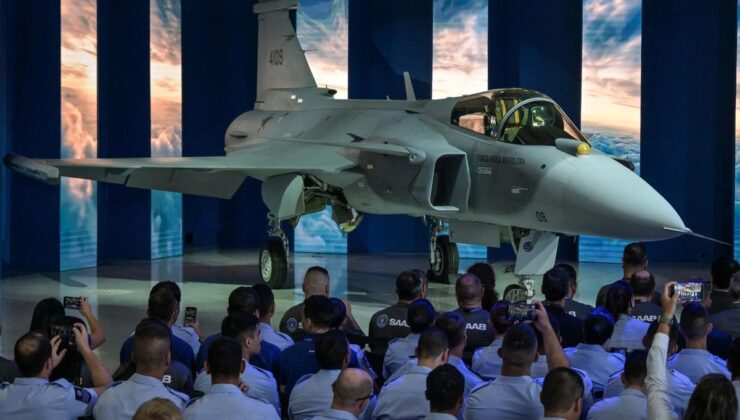 Brezilya’da üretilen ilk süpersonik savaş uçağı tanıtıldı