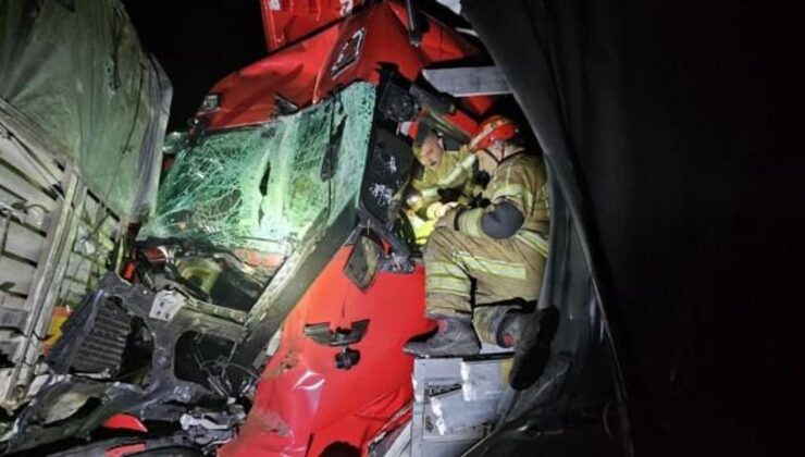 Bursa’da 2 tır çarpıştı: 1 kişi hayatını kaybetti