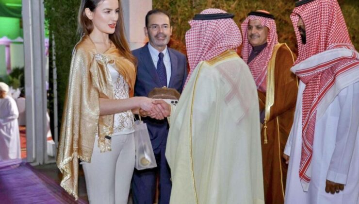 Büyükelçinin iftar için tercih ettiği kıyafet olay oldu