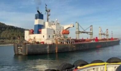 Çanakkale Boğazı’nda karaya oturan gemi kurtarıldı