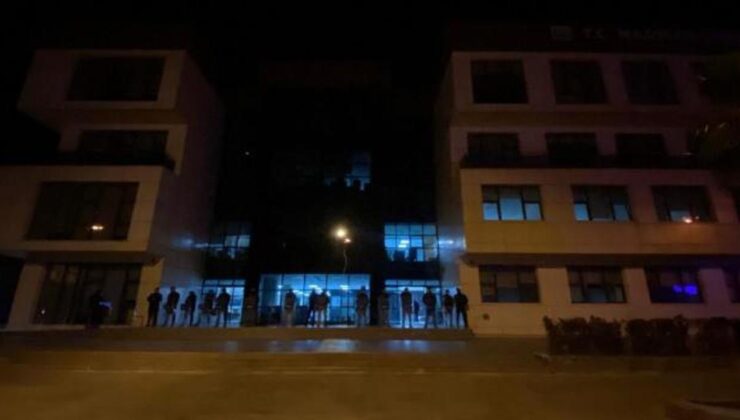 CHP’li Marmaris Belediyesi’ne gece yarısı operasyon! 3 kişi gözaltına alındı