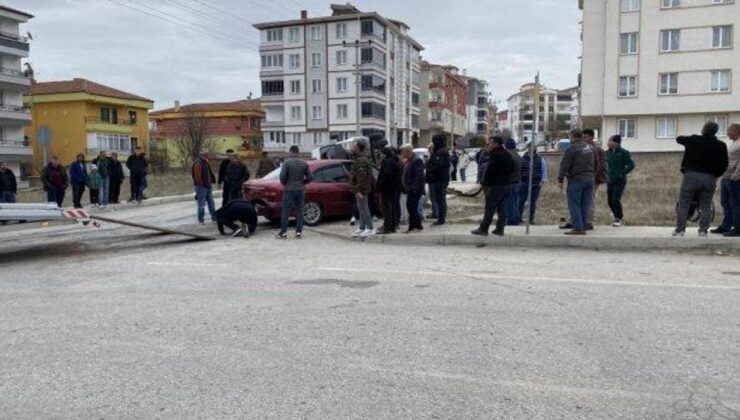 Çorum’da minibüs ile otomobil çarpıştı: 5 yaralı