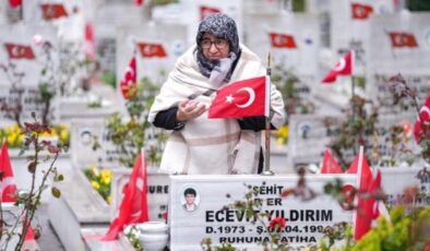 Edirnekapı’da hüzünlü bayramlaşma: Bize bayram gelmiyor, vatan sağ olsun