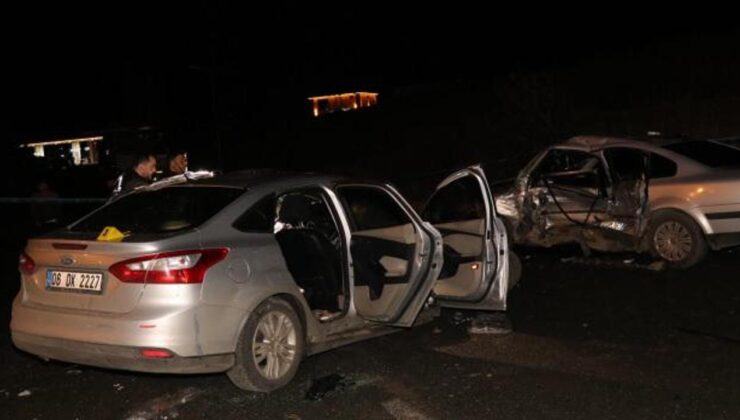 Erzurum’da kontrolden çıkan araç park halindeki aracı biçti: 1’i ağır 5 yaralı