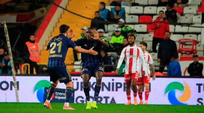 Fenerbahçe 3. kez geriden gelip puan aldı