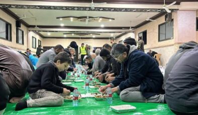 İHH her gün 165 bin Gazzeliye iftar yemeği dağıtıyor