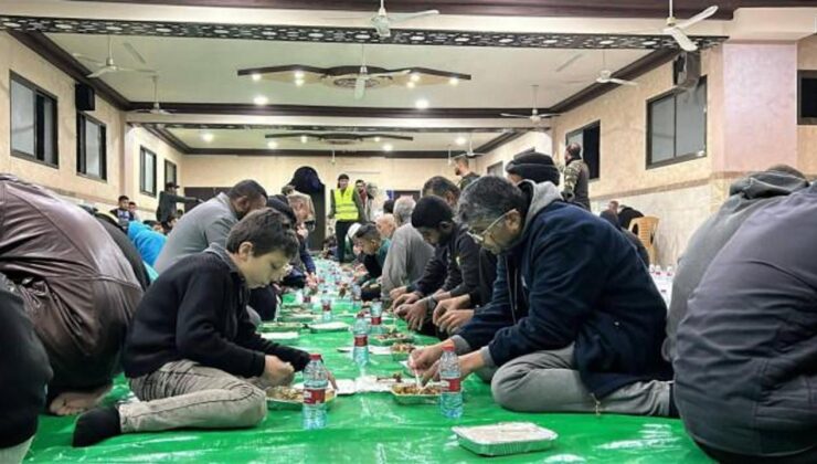 İHH her gün 165 bin Gazzeliye iftar yemeği dağıtıyor