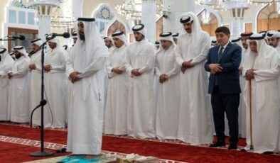 Kahraman şehitlerimiz için Doha’da cenaze namazı! Katar Emiri de katıldı