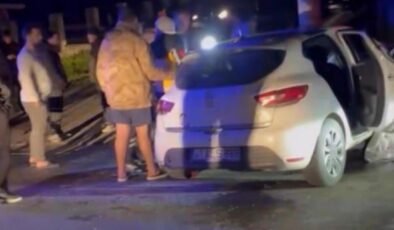 Kavşakta feci kaza: 4 kişi yaralandı!