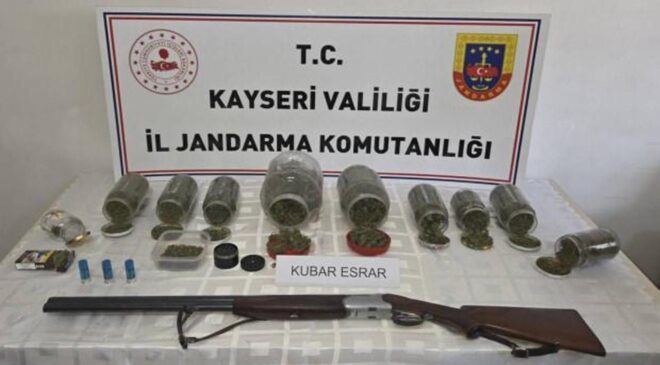 Kayseri’de zehir tacirlerine operasyon: 915 gram uyuşturucu ele geçirildi!