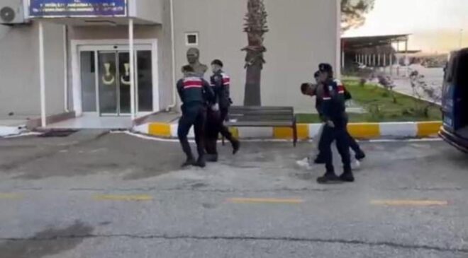 Kur’an-ı Kerim’lere zarar veren 2 kişi tutuklandı