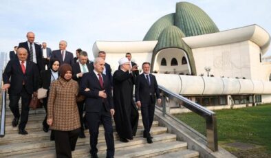 Kurtulmuş, Zagreb Camisi’nde ‘Ayasofya’ temalı sergi açılışında konuştu