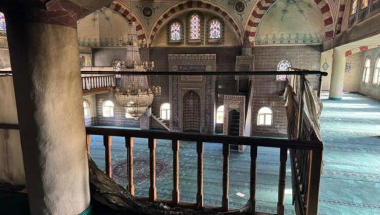 Mersin’de korkutan cami yangını!