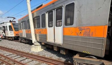 Metro raydan çıktı, direğe çarptı! Yolcular tahliye edildi