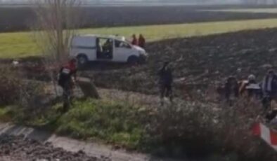 Minibüs tarlaya uçtu: 8 yaralı!