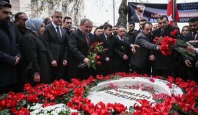 Muhsin Yazıcıoğlu’nun vefatının 17. yılı: Mezarı başında anıldı!