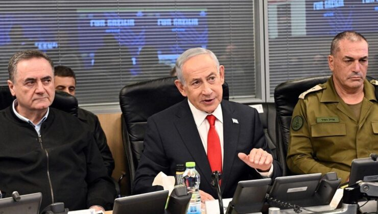 Netanyahu hala dünyayı yaşadığına inandırmaya çalışıyor