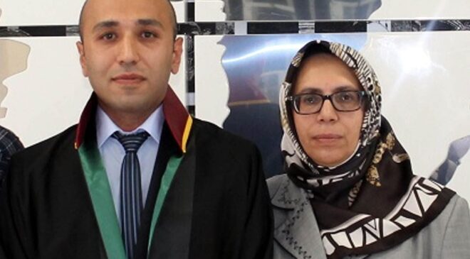 Tek bir pişmanlık belirtisi göstermedi! Annesini döve döve öldüren avukatın cezası belli oldu