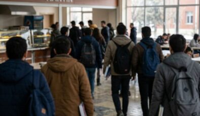Üniversite kantininde rezalet! Borcunu ödemeyen öğrencilerin listesini astı