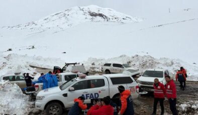 Zirveye yaklaşırken kayboldu: 58 yaşındaki dağcı için arama kurtarma devam ediyor