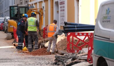 Alsancak’ta ‘bitmeyen altyapı çalışmaları’ tepki çekiyor