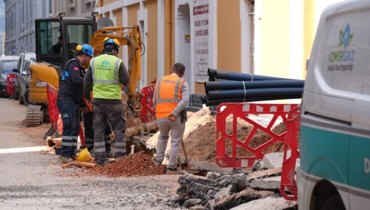 Alsancak’ta ‘bitmeyen altyapı çalışmaları’ tepki çekiyor