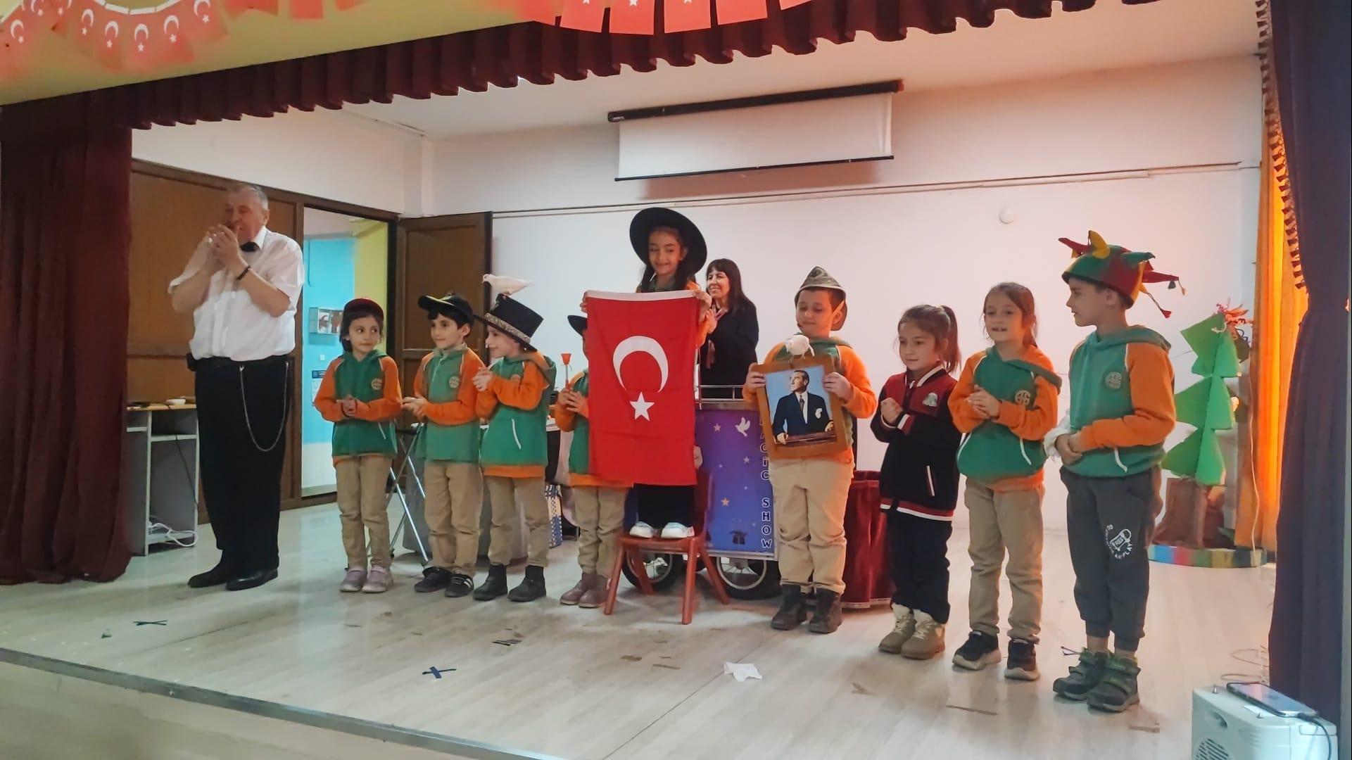 Ardahan’da Gönüllere Dokunan İllüzyon Gösterisi