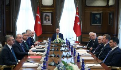 Cumhurbaşkanlığı Yüksek İstişare Kurulu toplandı! Terörsüz Türkiye ve ateşkes vurgusu