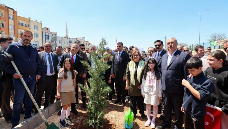 Gaziantep Büyükşehir’den 23 Nisan’a özel fidan dikim töreni