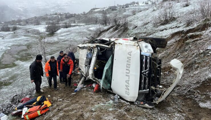 Hasta taşıyan ambulans, uçuruma yuvarlandı: Ölü ve yaralılar var