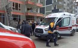 İnşaat iskelesi çöktü! 1’i ağır 3 işçi yaralandı