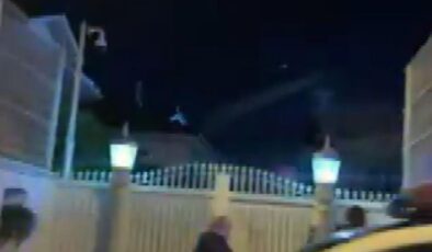 İstanbul Boğazı’nda faciadan dönüldü: Yalıya metreler kala karaya oturdu