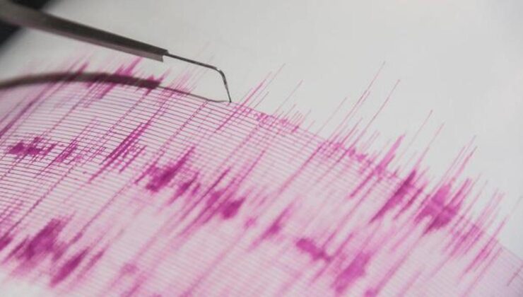 İstanbul’da deprem! Cep telefonlarına gelen bildirim paniğe yol açtı