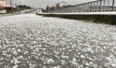 İstanbul’da dolu sürprizi! Dakikalar içinde beyaza döndü
