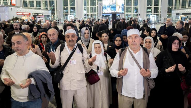 İstanbul’dan ilk hac kafilesi kutsal topraklara uğurlandı